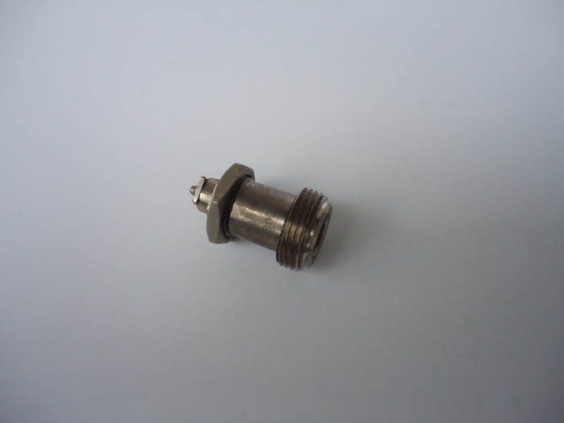 Female N connector for panel mounting